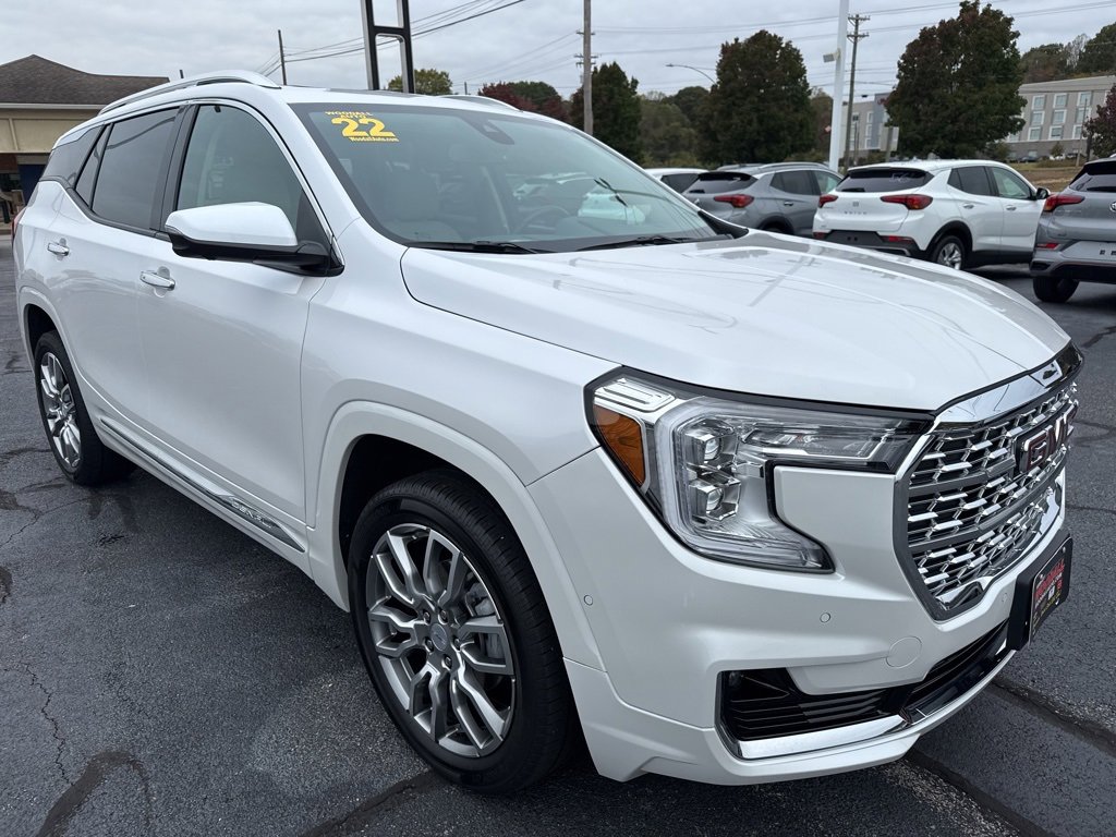 Used 2022 GMC Terrain Denali w/ Denali Premium Package