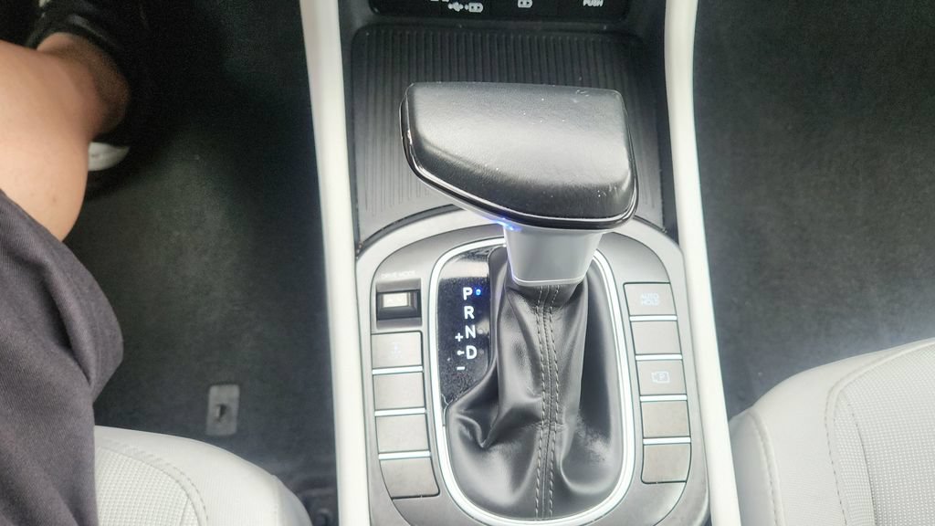 Used 2025 Hyundai Kona SEL AWD/4WD image 18