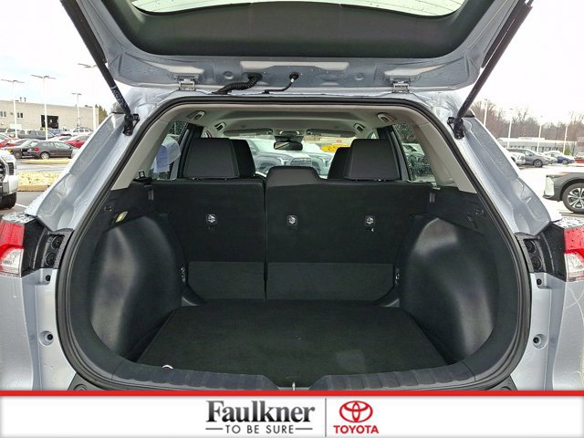 Certified 2025 Toyota Corolla Cross LE image 28