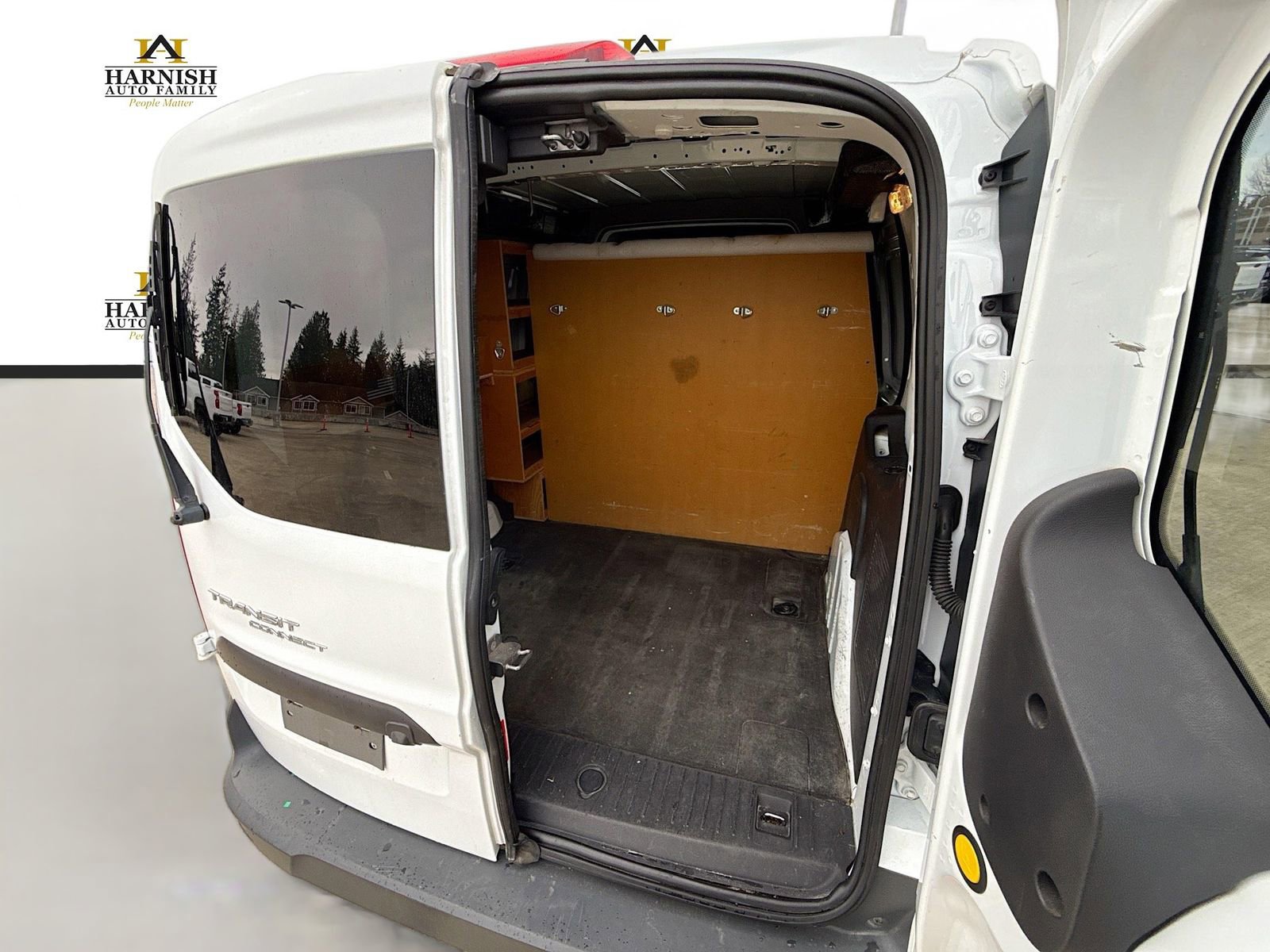 Used 2015 Ford Transit Connect XLT image 13