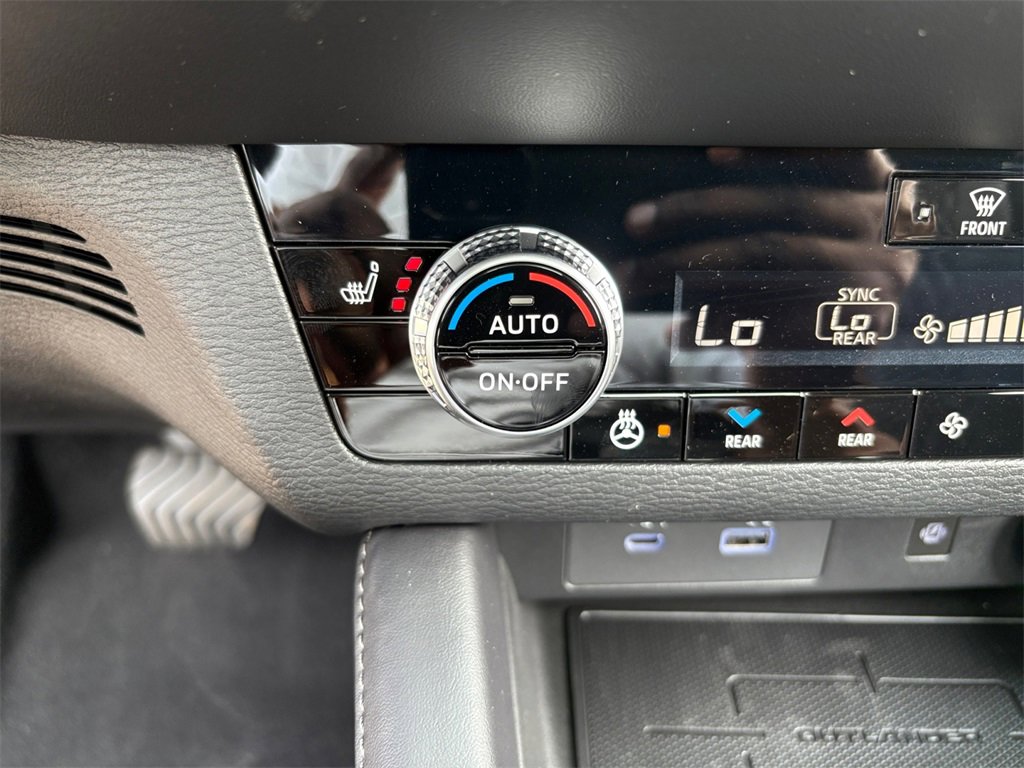 New 2025 Mitsubishi Outlander SEL Black Edition image 6