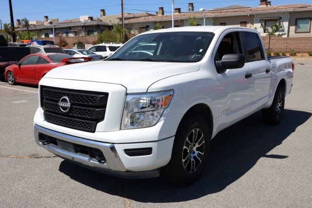 Used 2023 Nissan Titan SV image 8