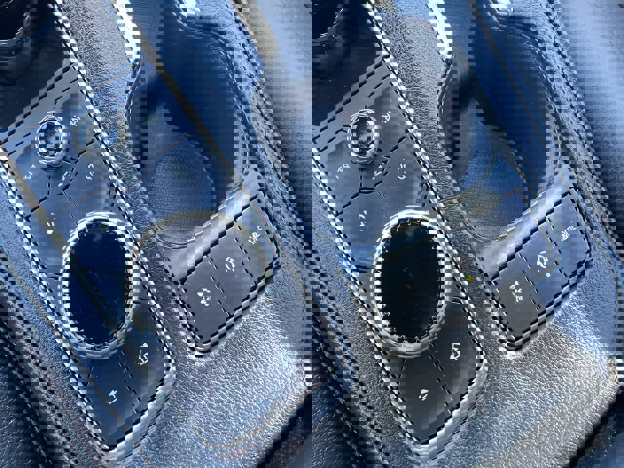 Certified 2023 Cadillac XT4 Premium Luxury w/ Cold Weather Package image 31