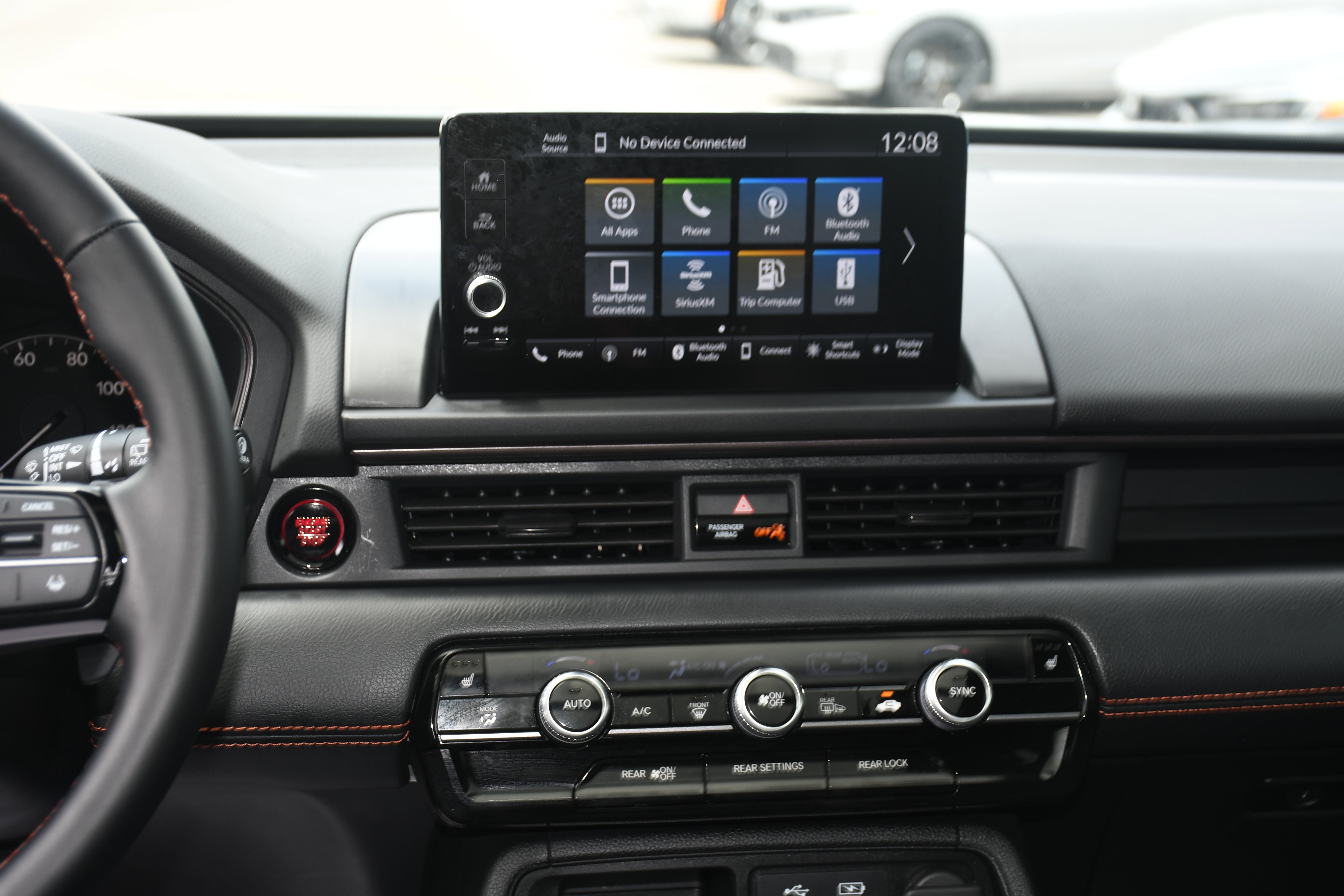 Used 2025 Honda Pilot TrailSport image 18