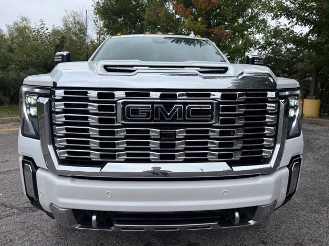Used 2024 GMC Sierra 2500 Denali w/ Denali Reserve Package AWD/4WD image 11