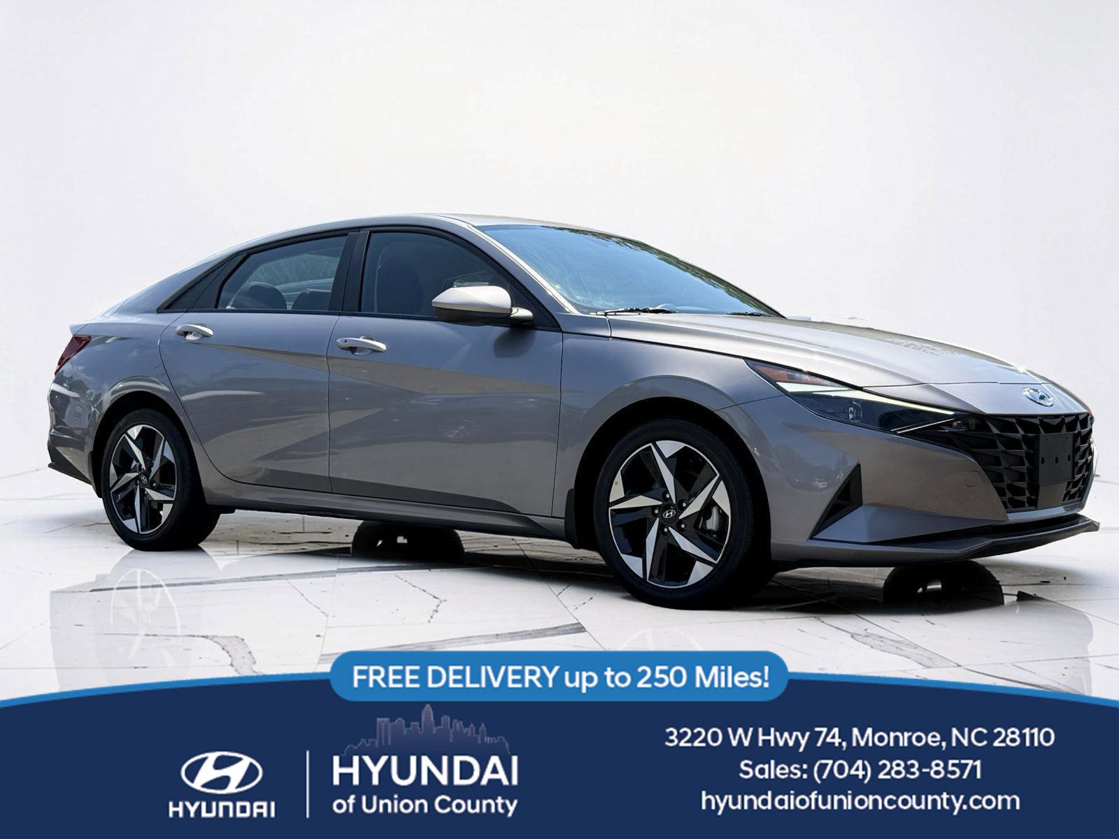 Used 2023 Hyundai Elantra SEL w/ Convenience Package FWD image 1