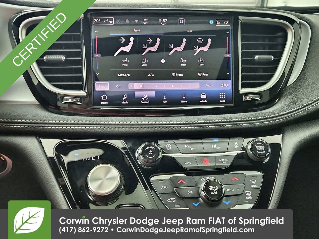 Certified 2025 Chrysler Pacifica Limited image 27