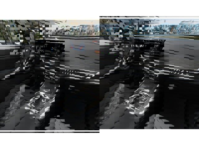 Used 2026 BMW X7 xDrive40i w/ Premium Package image 14