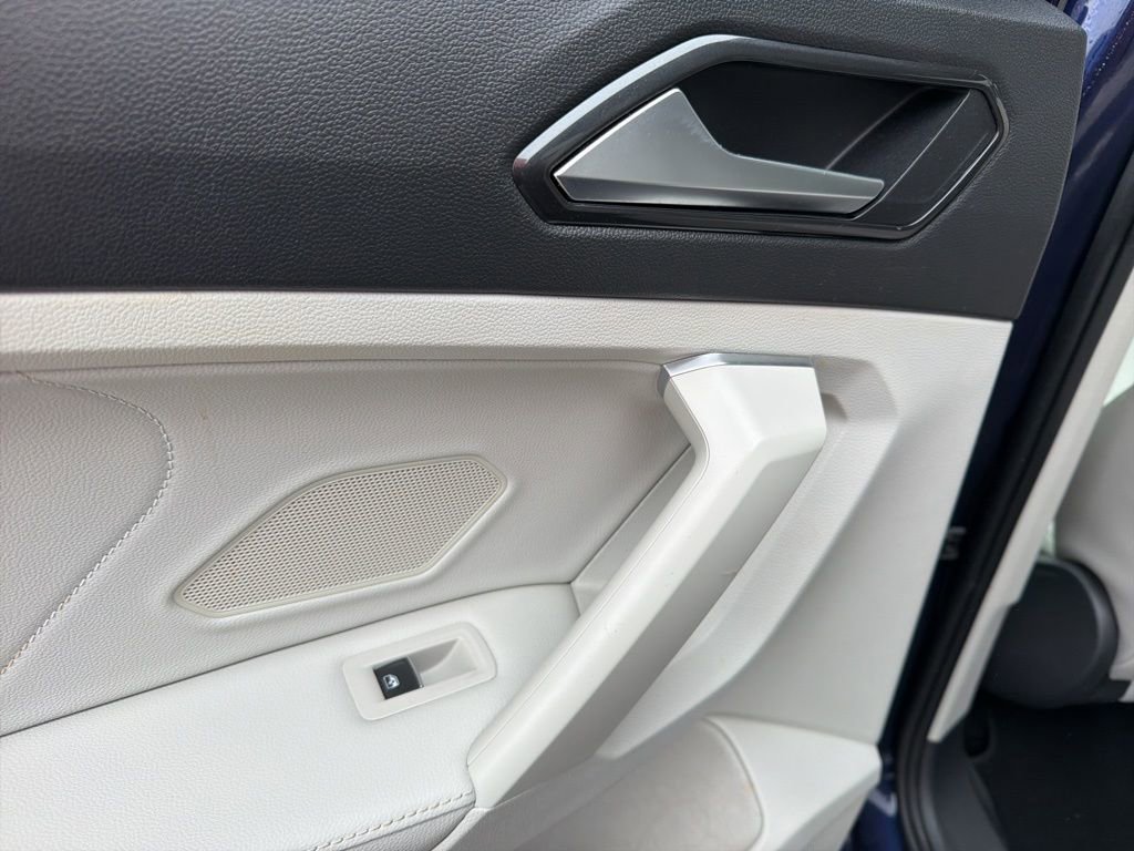Used 2023 Volkswagen Tiguan SE w/ Panoramic Sunroof Package image 23