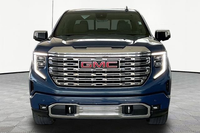 Used 2024 GMC Sierra 1500 Denali w/ Technology Package AWD/4WD image 2