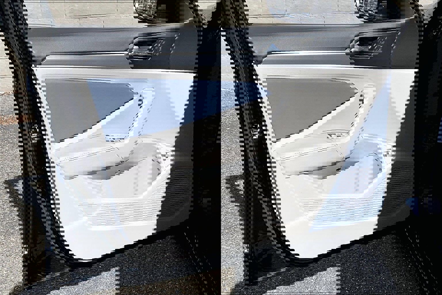 Certified 2025 Volkswagen Jetta SE w/ Black Wheel Package image 22