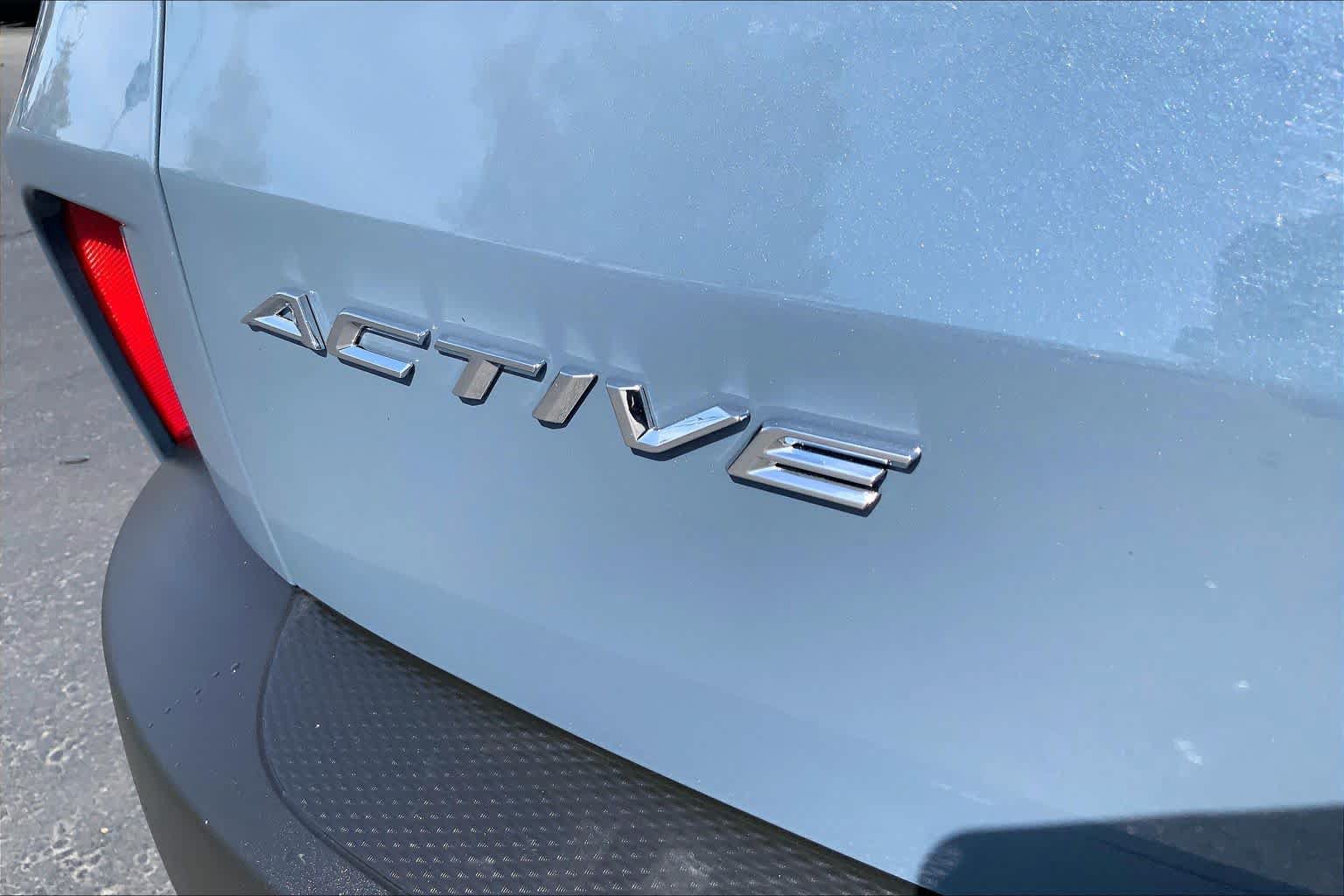 Used 2025 Ford Escape Active AWD/4WD image 9