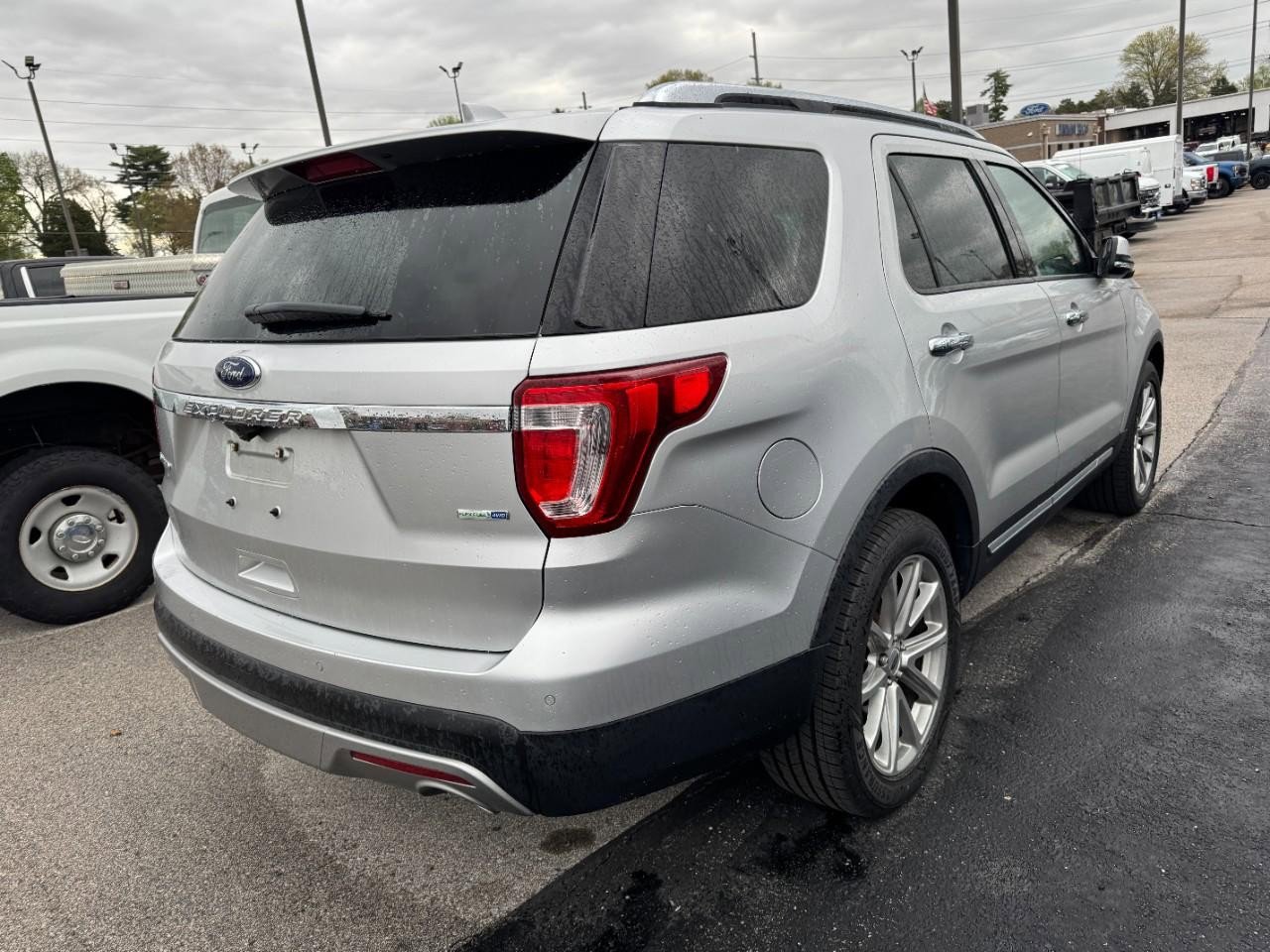 Used 2016 Ford Explorer Limited image 9