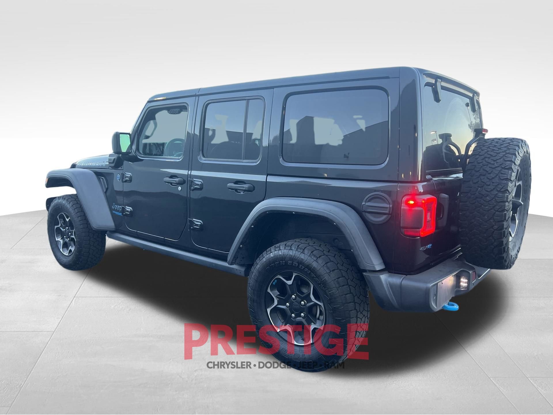 Used 2022 Jeep Wrangler Unlimited Rubicon 4xe AWD/4WD image 10