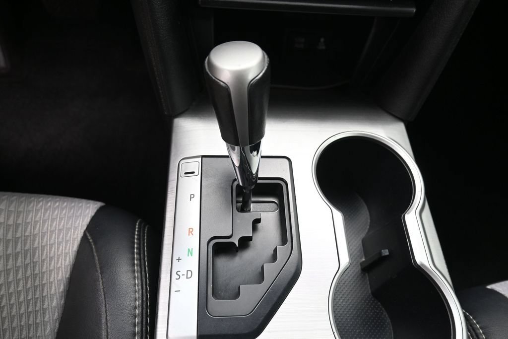 Used 2012 Toyota Camry SE FWD image 25