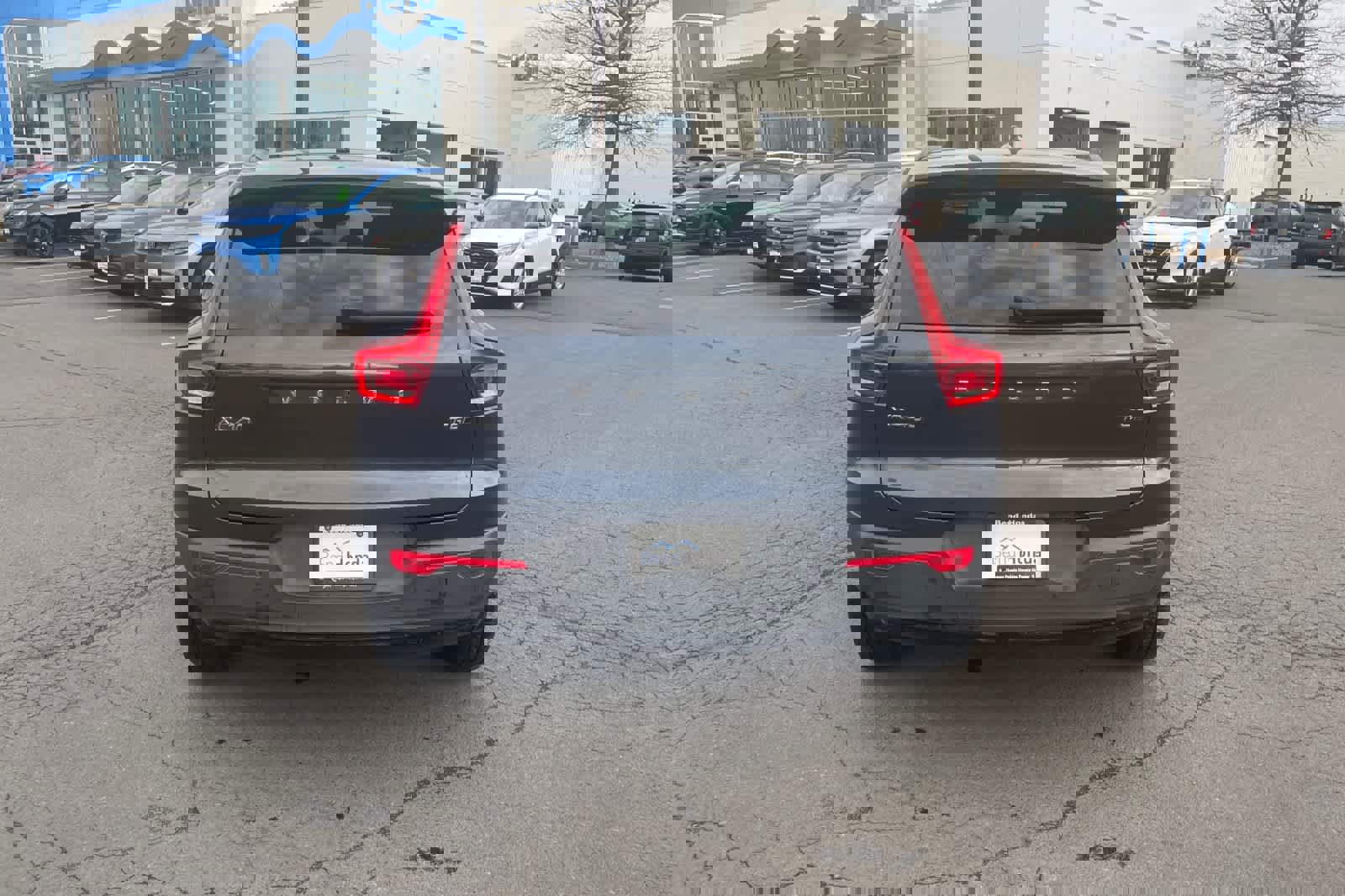 Used 2022 Volvo XC40 T5 R-Design w/ Advanced Package image 7