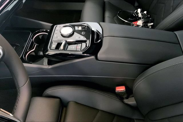 New 2026 BMW 540i xDrive w/ M Sport Package AWD/4WD image 7