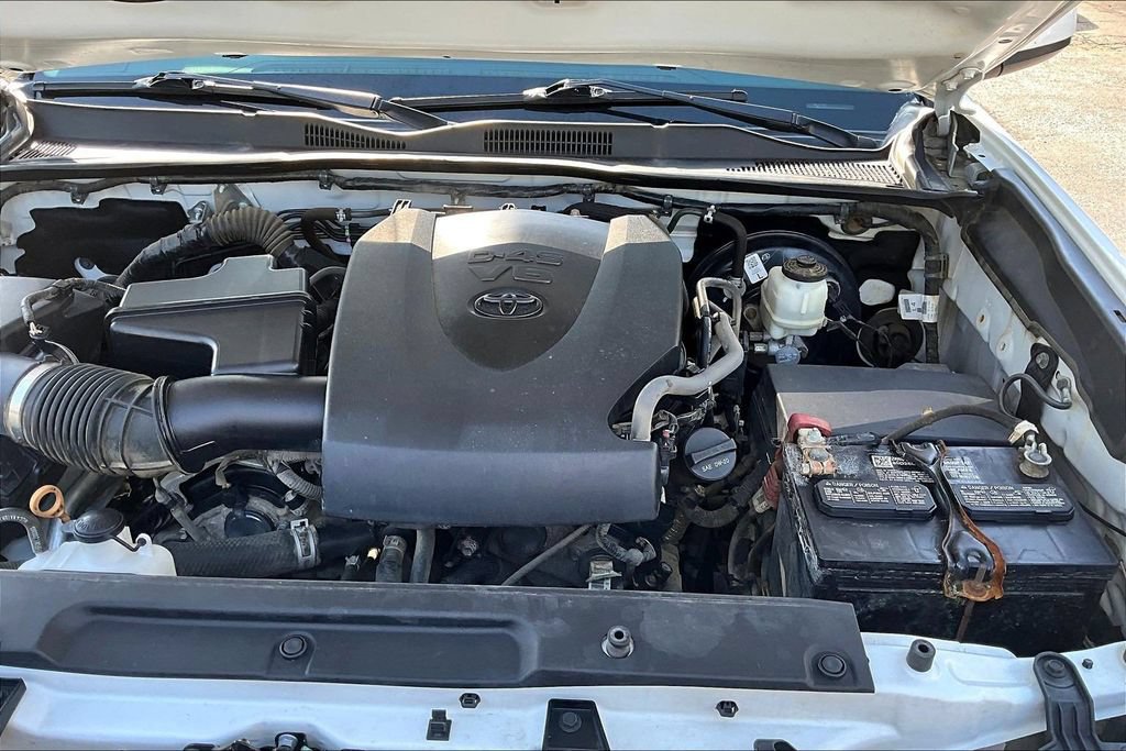 Used 2021 Toyota Tacoma SR5 AWD/4WD image 29