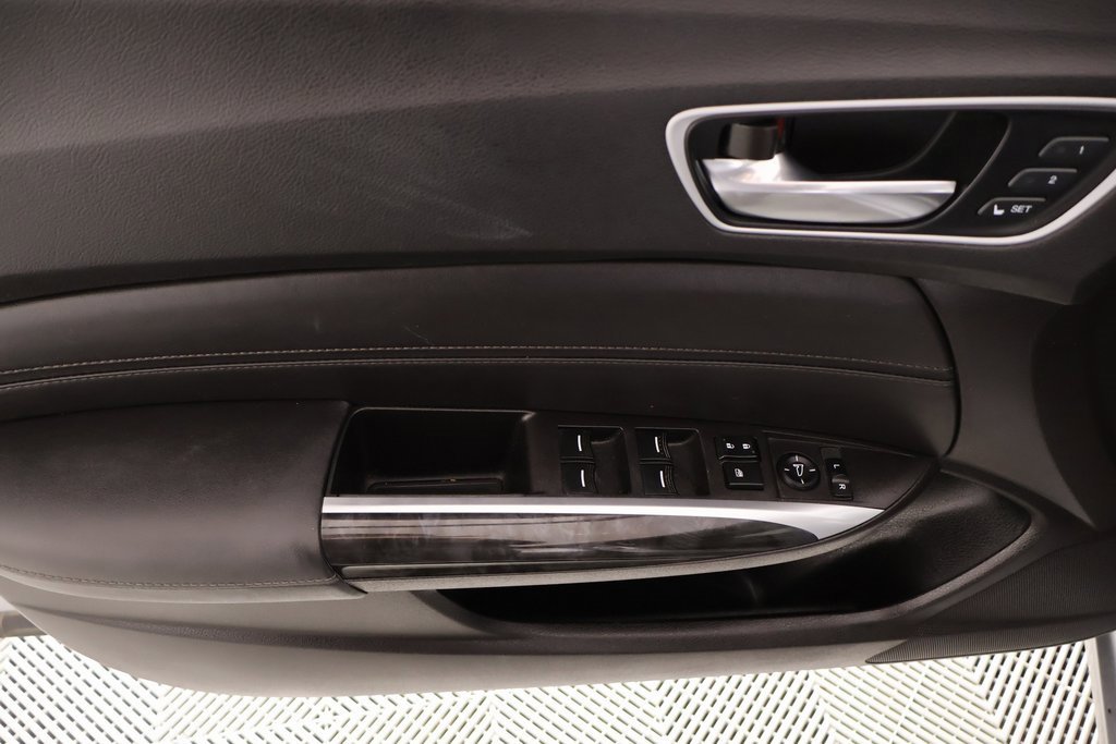 Used 2018 Acura TLX w/ Technology Package image 17
