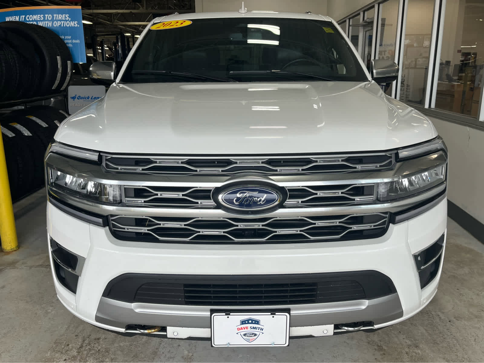 Used 2023 Ford Expedition Platinum image 4