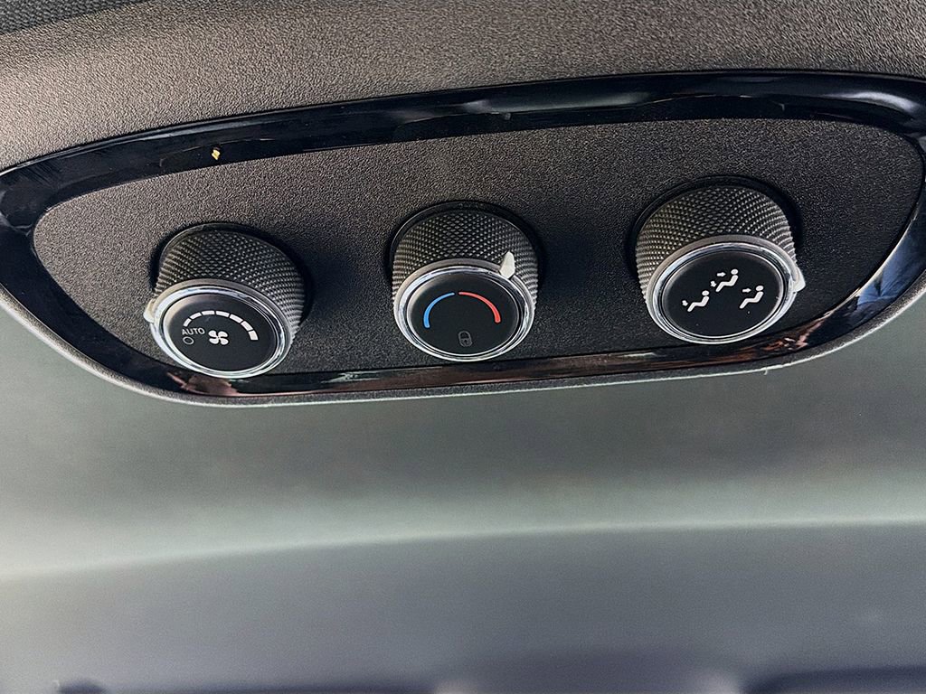 Used 2022 Dodge Durango GT image 41