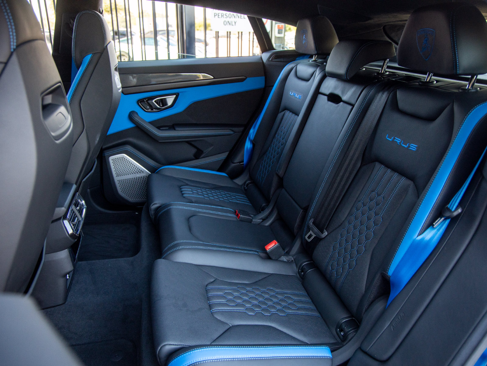 Used 2024 Lamborghini Urus S AWD/4WD image 38
