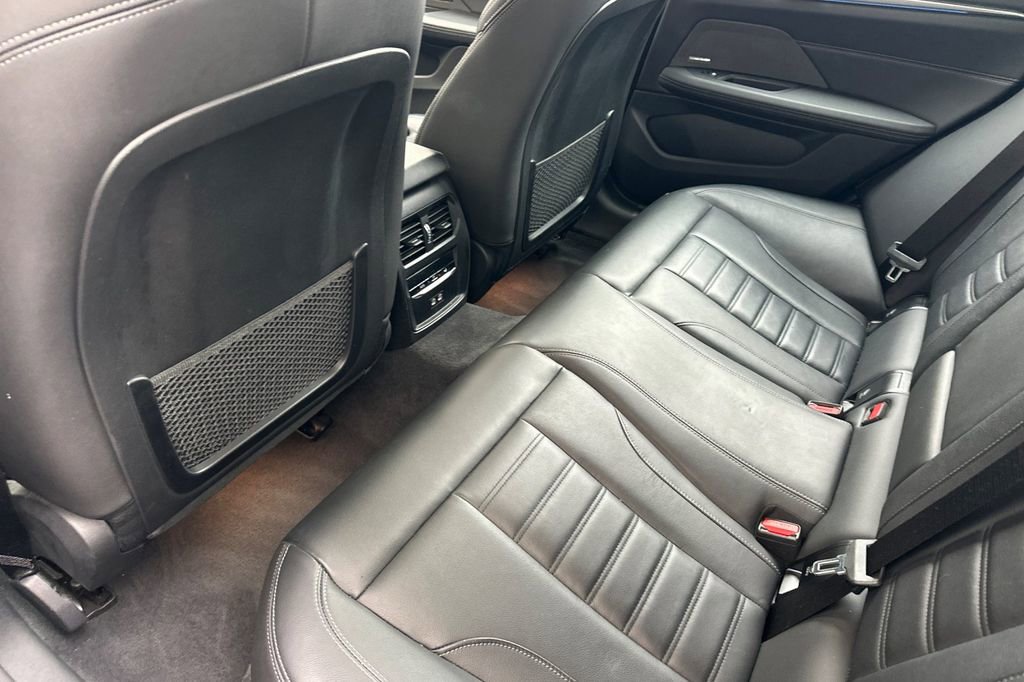 Used 2023 BMW i4 eDrive35 image 12