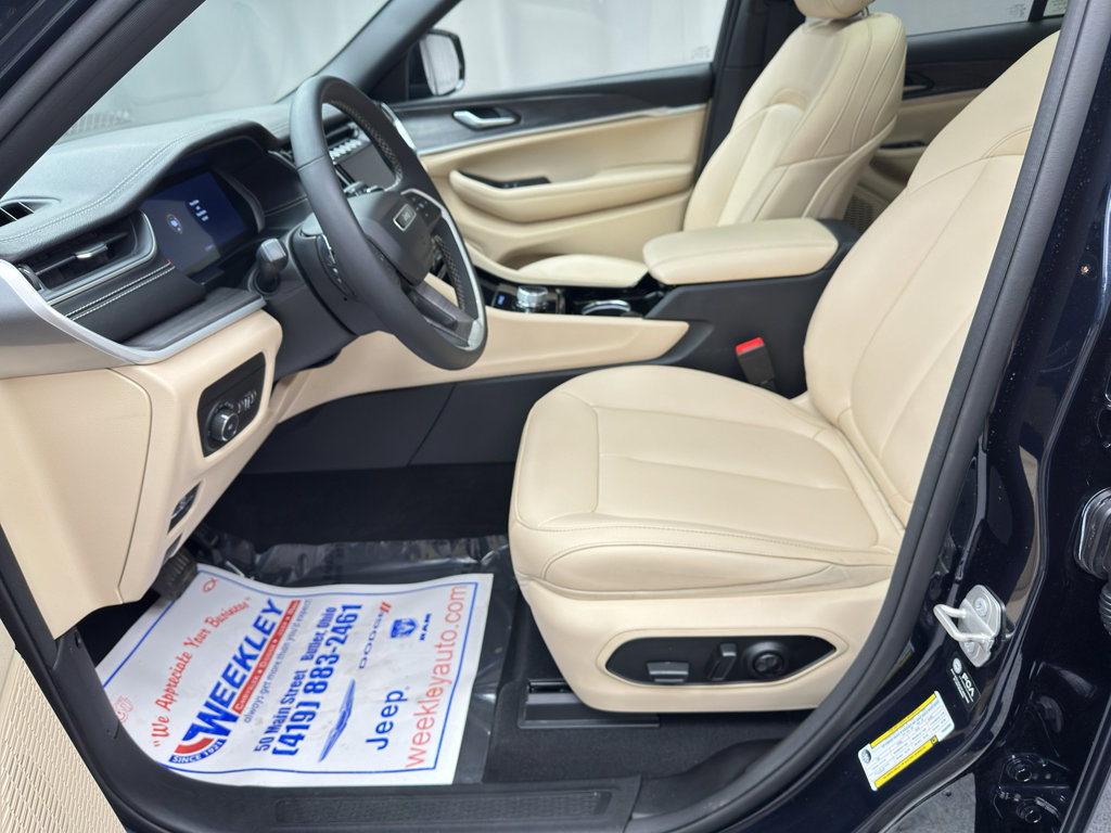 Used 2023 Jeep Grand Cherokee Limited AWD/4WD image 9