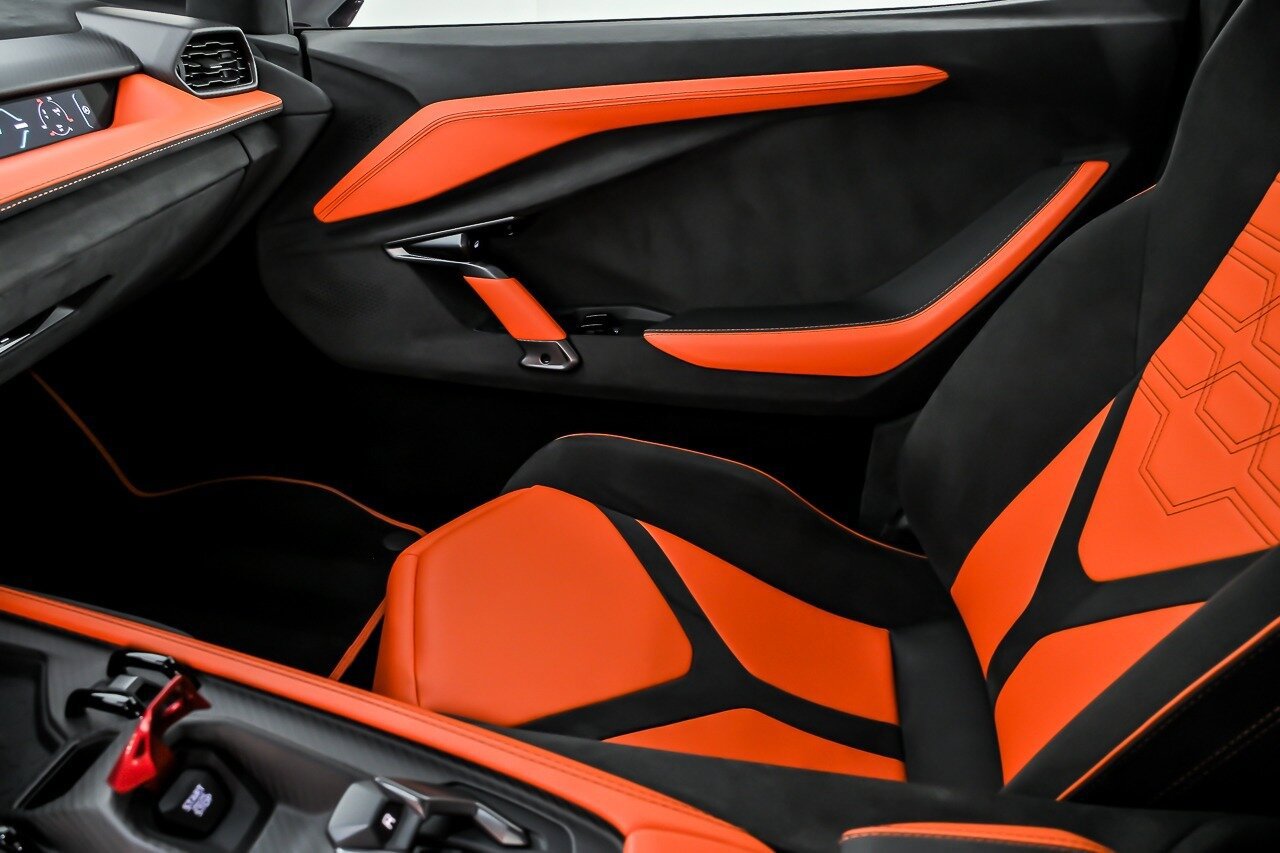 Used 2024 Lamborghini Revuelto AWD/4WD image 39