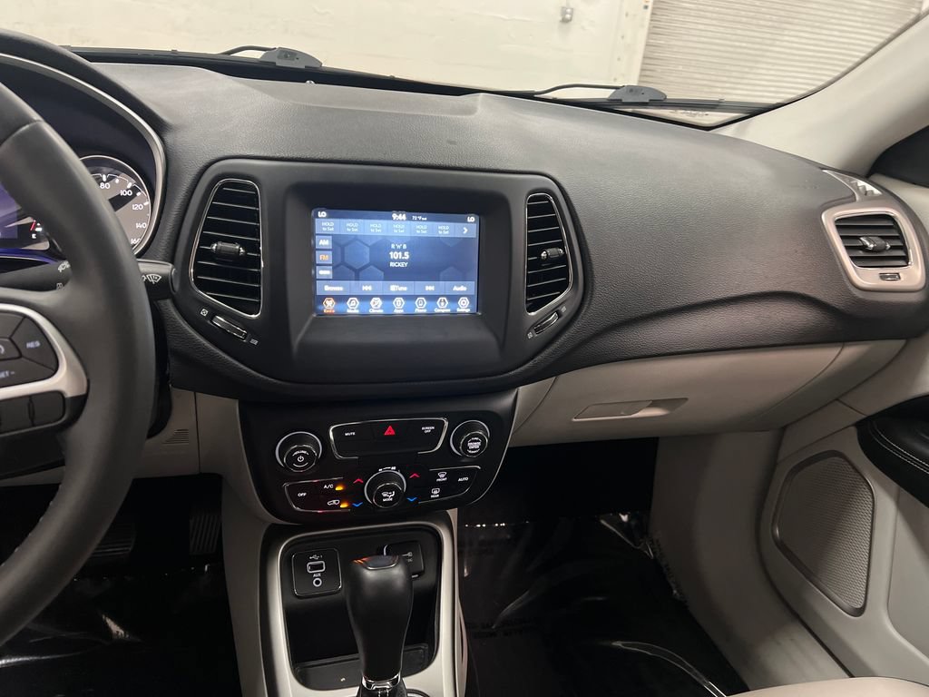 Used 2021 Jeep Compass Latitude FWD image 18