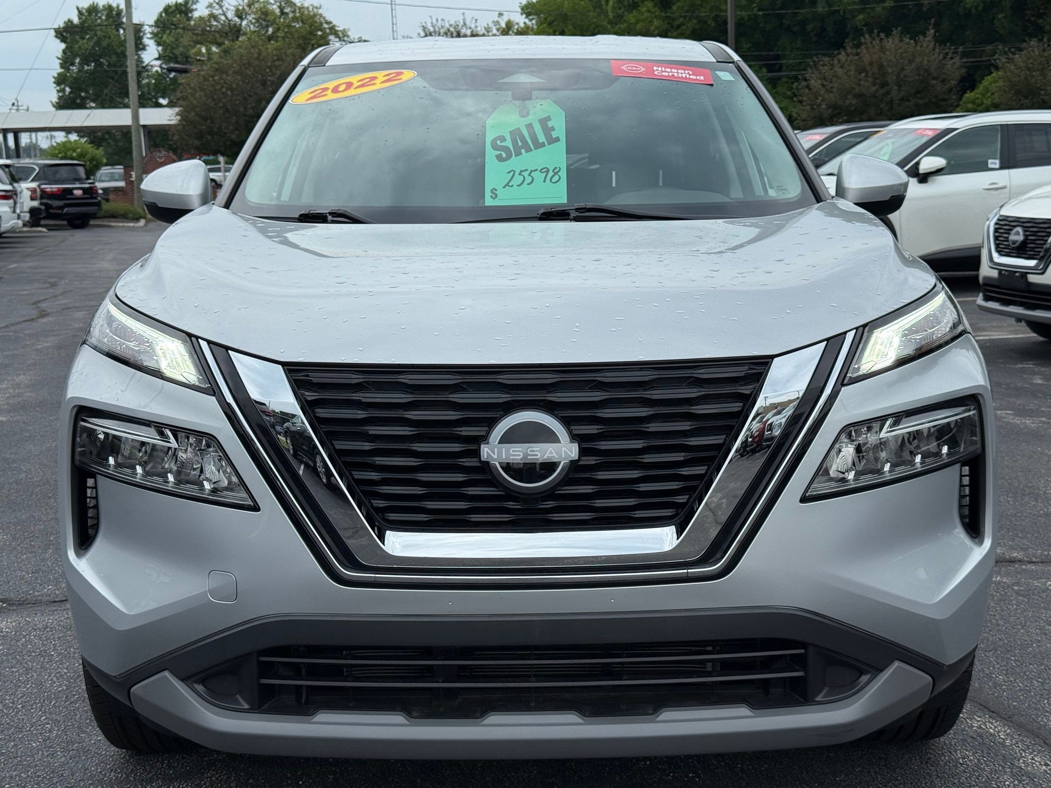 Certified 2022 Nissan Rogue SV image 2