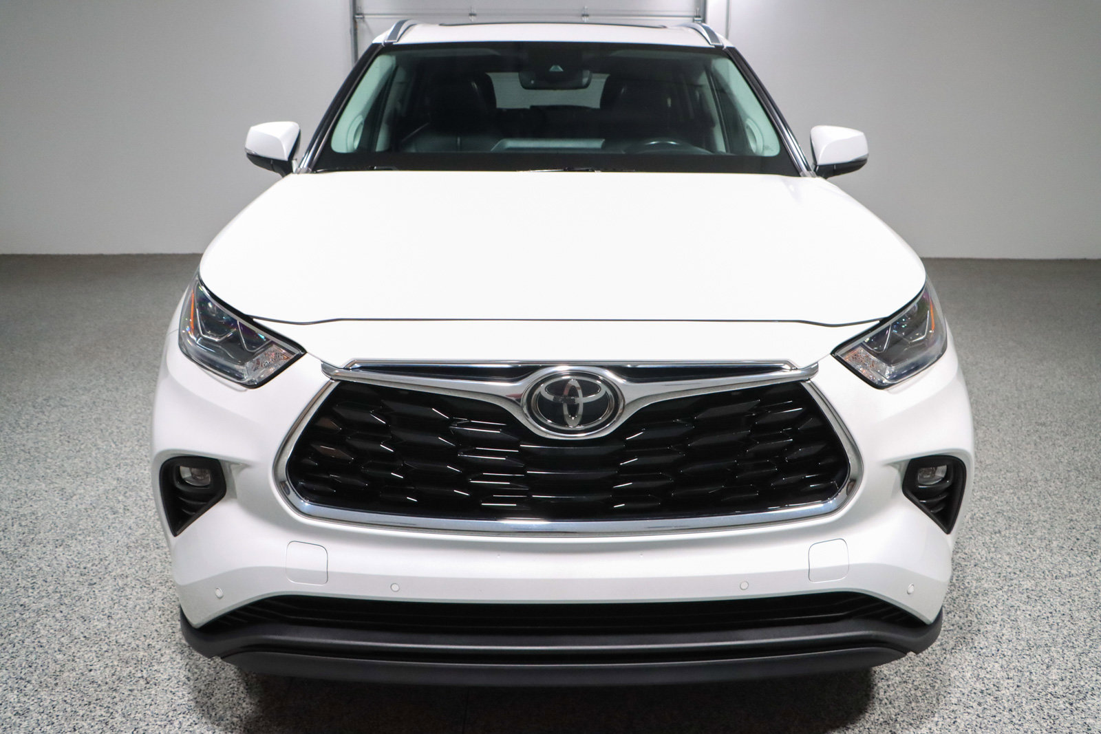 Used 2023 Toyota Highlander Limited image 4