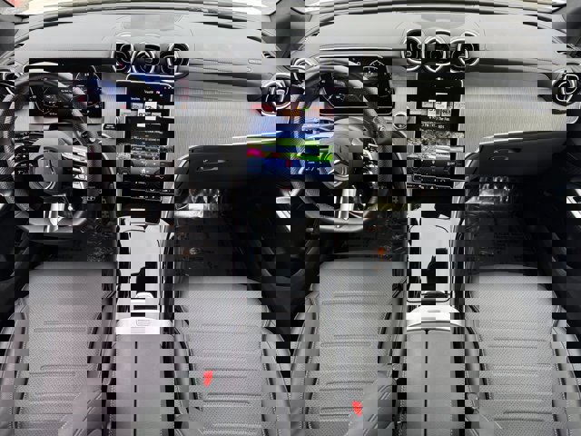 Used 2025 Mercedes-Benz GLC 300 4MATIC image 10