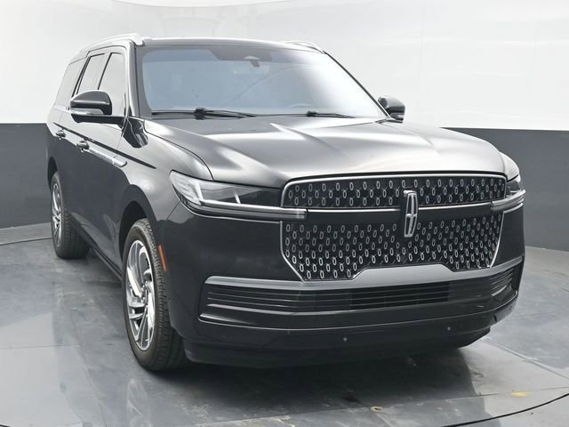 Used 2025 Lincoln Navigator Reserve AWD/4WD image 8