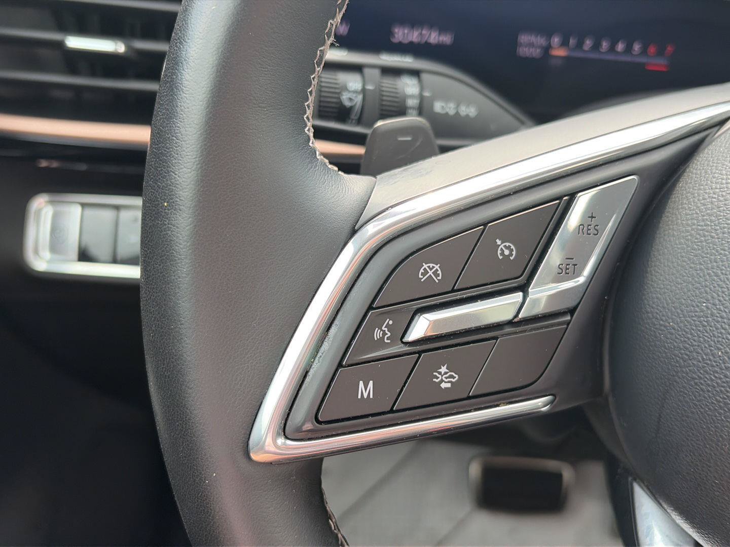 Used 2024 Buick Envision Sport Touring AWD/4WD image 30