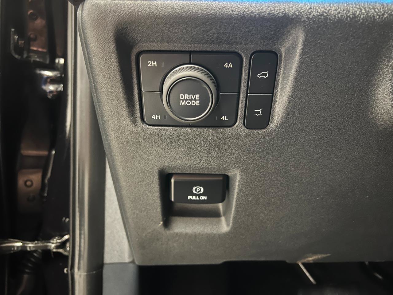 Used 2025 Ford Expedition Max Platinum AWD/4WD image 37