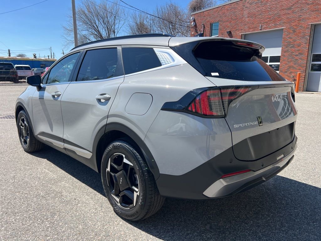 Certified 2026 Kia Sportage EX w/ EX Panorama Roof Package image 3