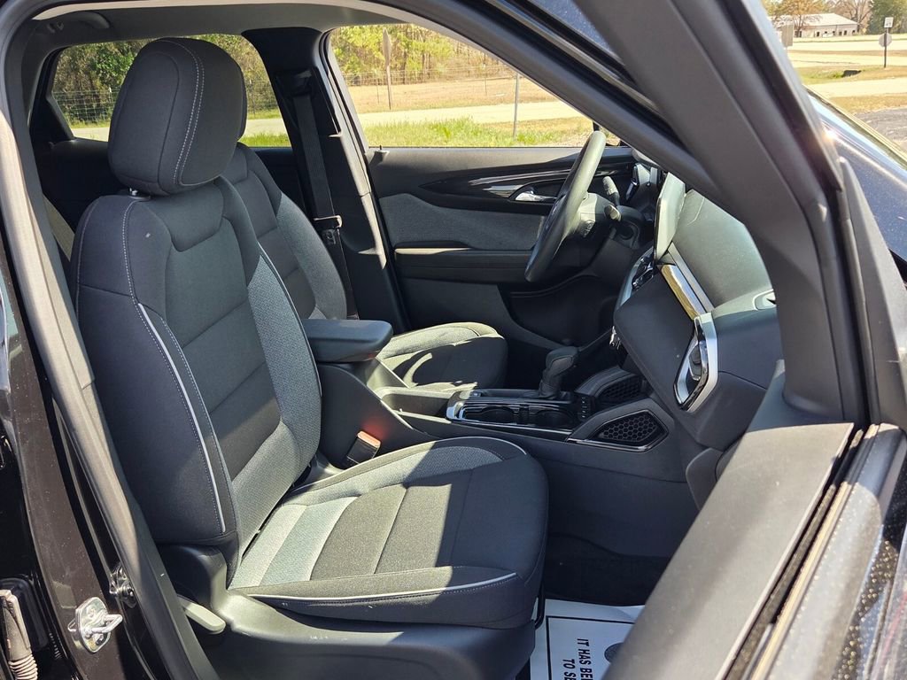 Used 2026 Chevrolet TrailBlazer LT w/ Driver Confidence Package image 15