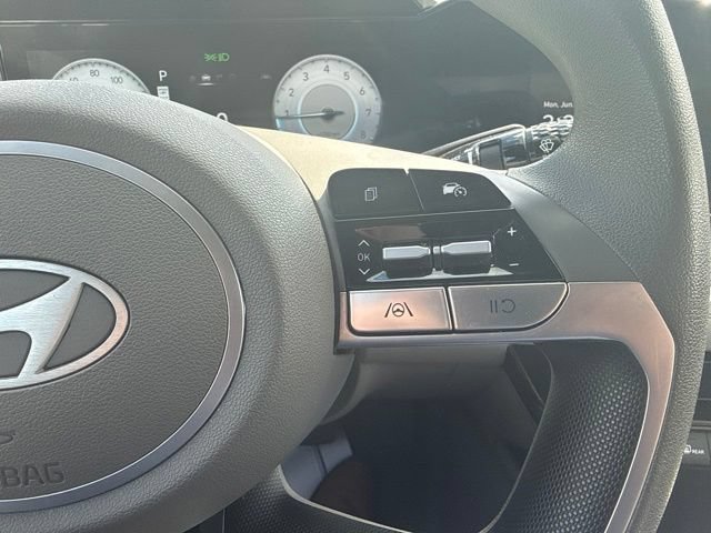 Used 2024 Hyundai Elantra SEL FWD image 13