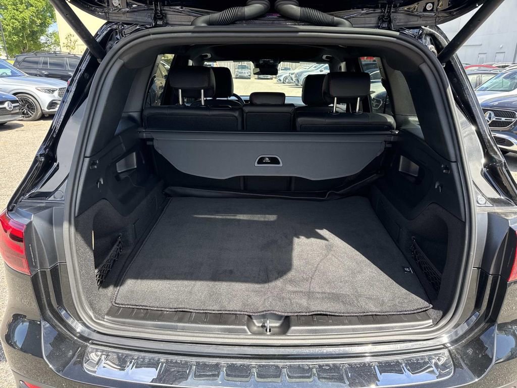 Used 2025 Mercedes-Benz GLB 250 image 8