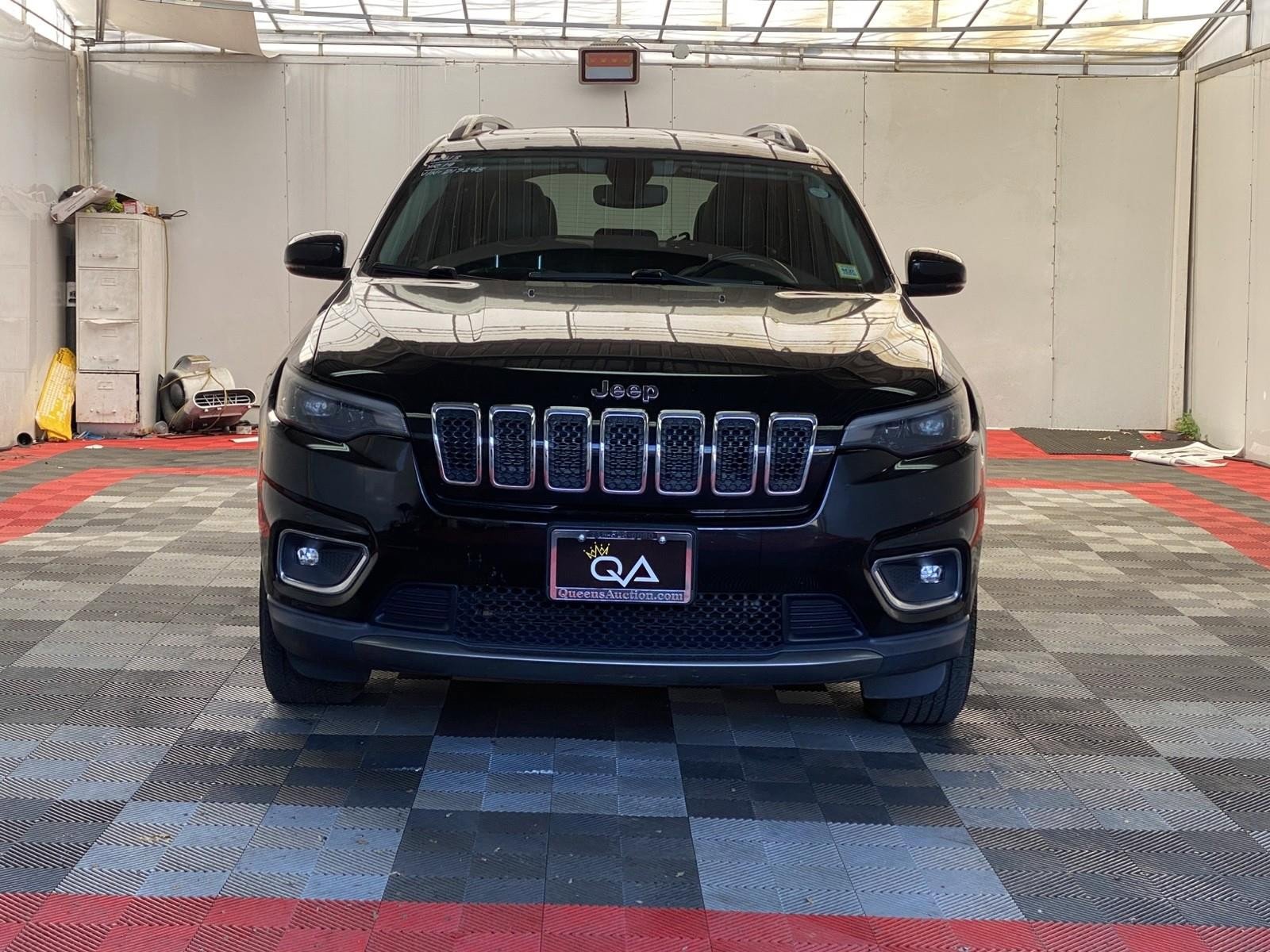 Used 2019 Jeep Cherokee Limited image 2