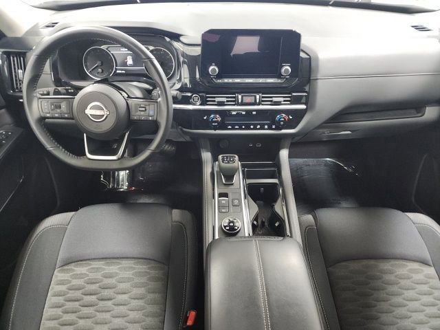 Used 2023 Nissan Pathfinder SV w/ SV Premium Package image 2