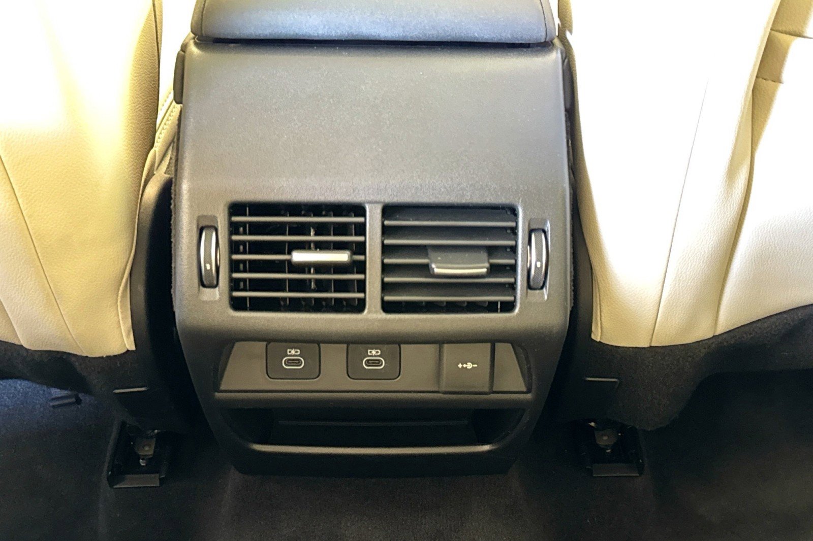 Used 2024 Land Rover Discovery Sport S image 22