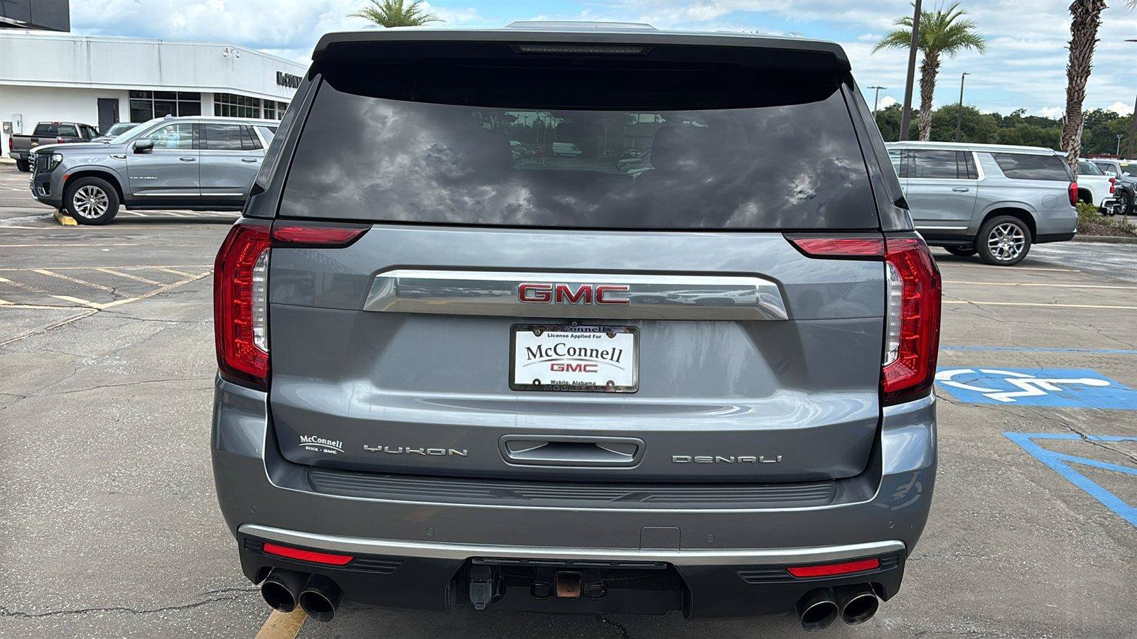 Used 2022 GMC Yukon Denali AWD/4WD image 6