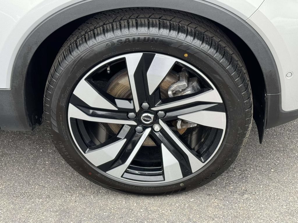 Certified 2023 Volvo XC40 B5 Ultimate w/ Protection Package Premier AWD/4WD image 6
