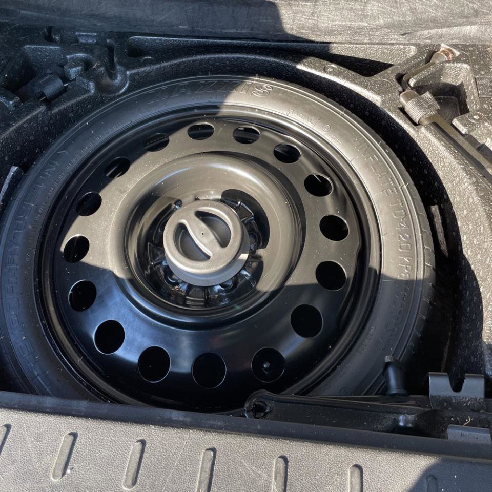 Used 2011 Chevrolet Equinox LT w/ Chrome Appearance Package image 34