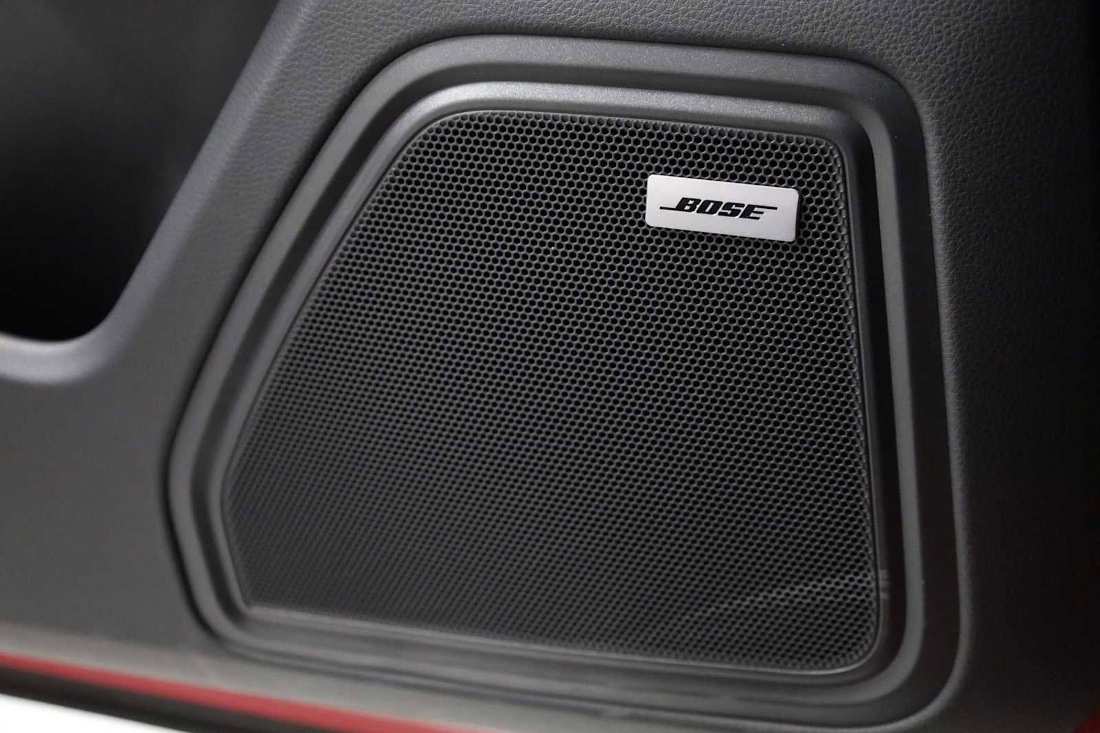 Certified 2025 Porsche Macan image 17