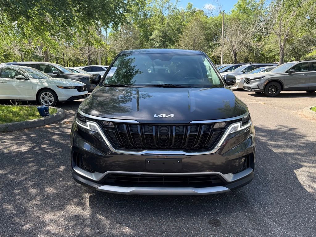 Used 2024 Kia Carnival LX image 2
