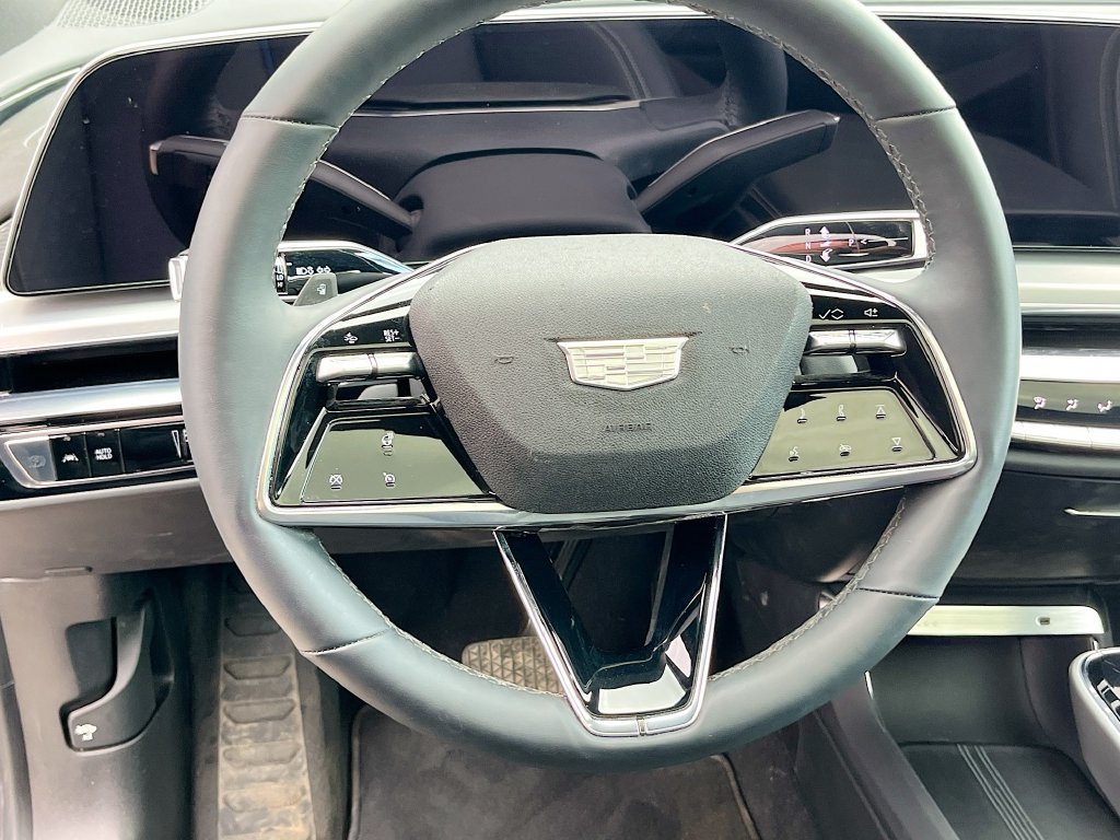Used 2025 Cadillac Lyriq Sport RWD image 11