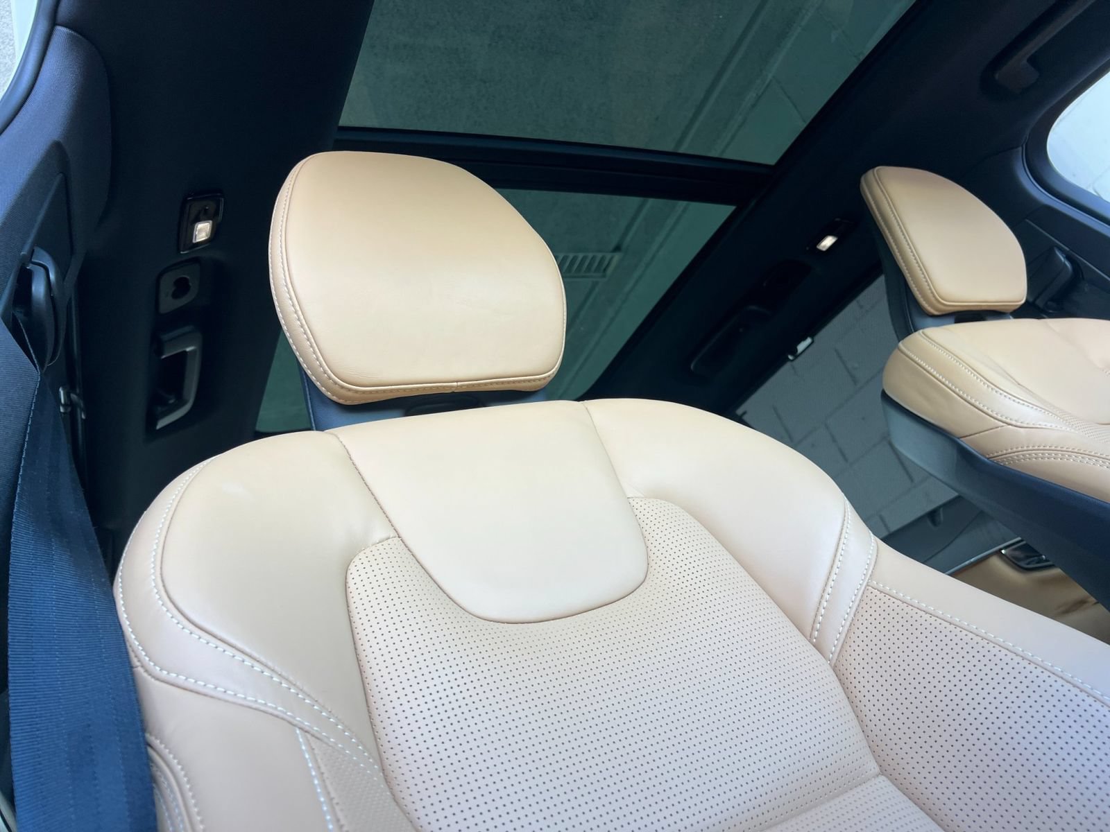 Certified 2025 Volvo XC90 T8 Ultra w/ Protection Package Premier AWD/4WD image 22